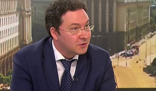 Лавина от гневни и саркастични коментари от някогашните си съпартийци